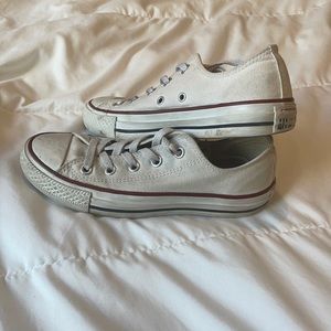 White low top converse size 6